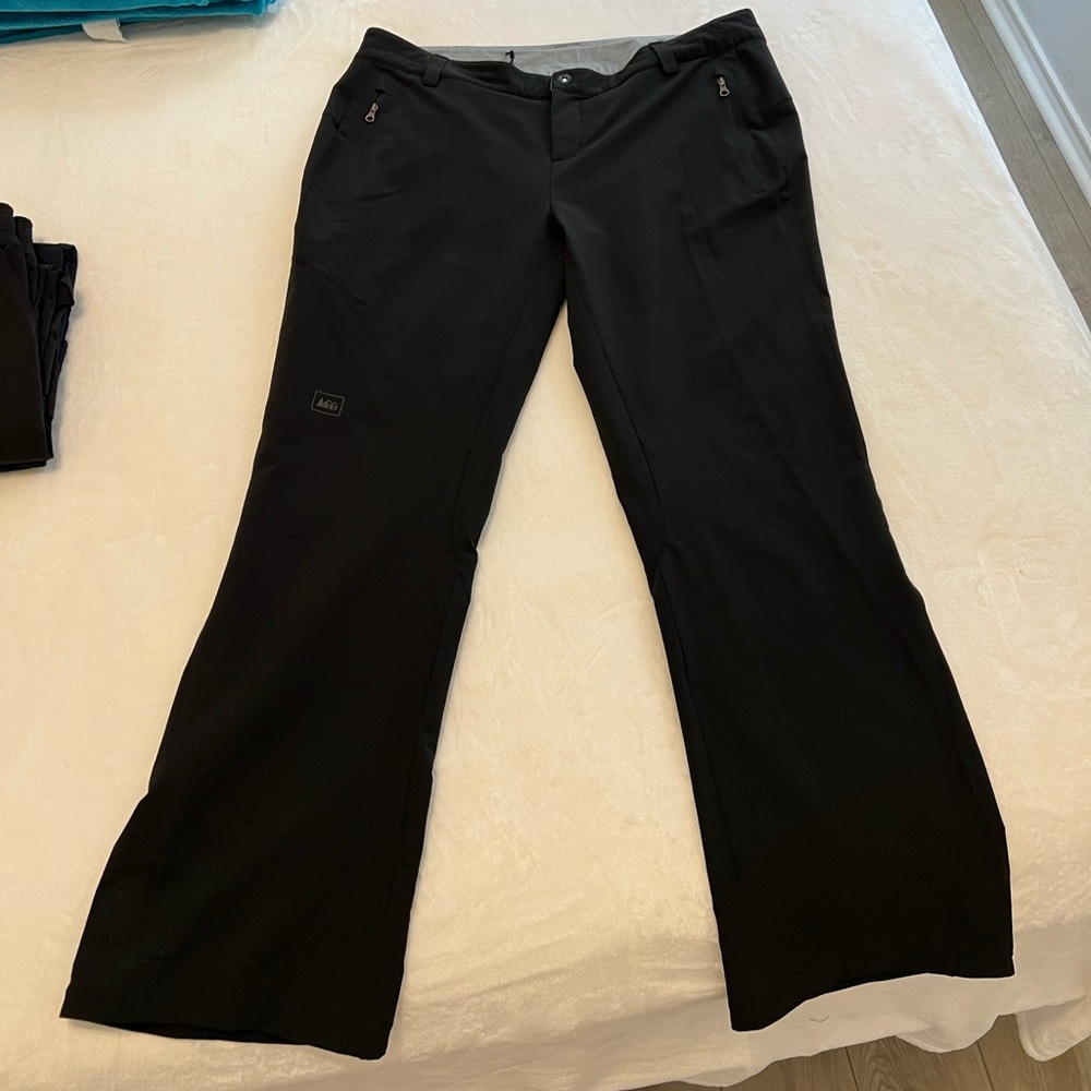 REI Black Hiking Pants RN 37249 Zip Pockets Belt Loops Athletic Size 16